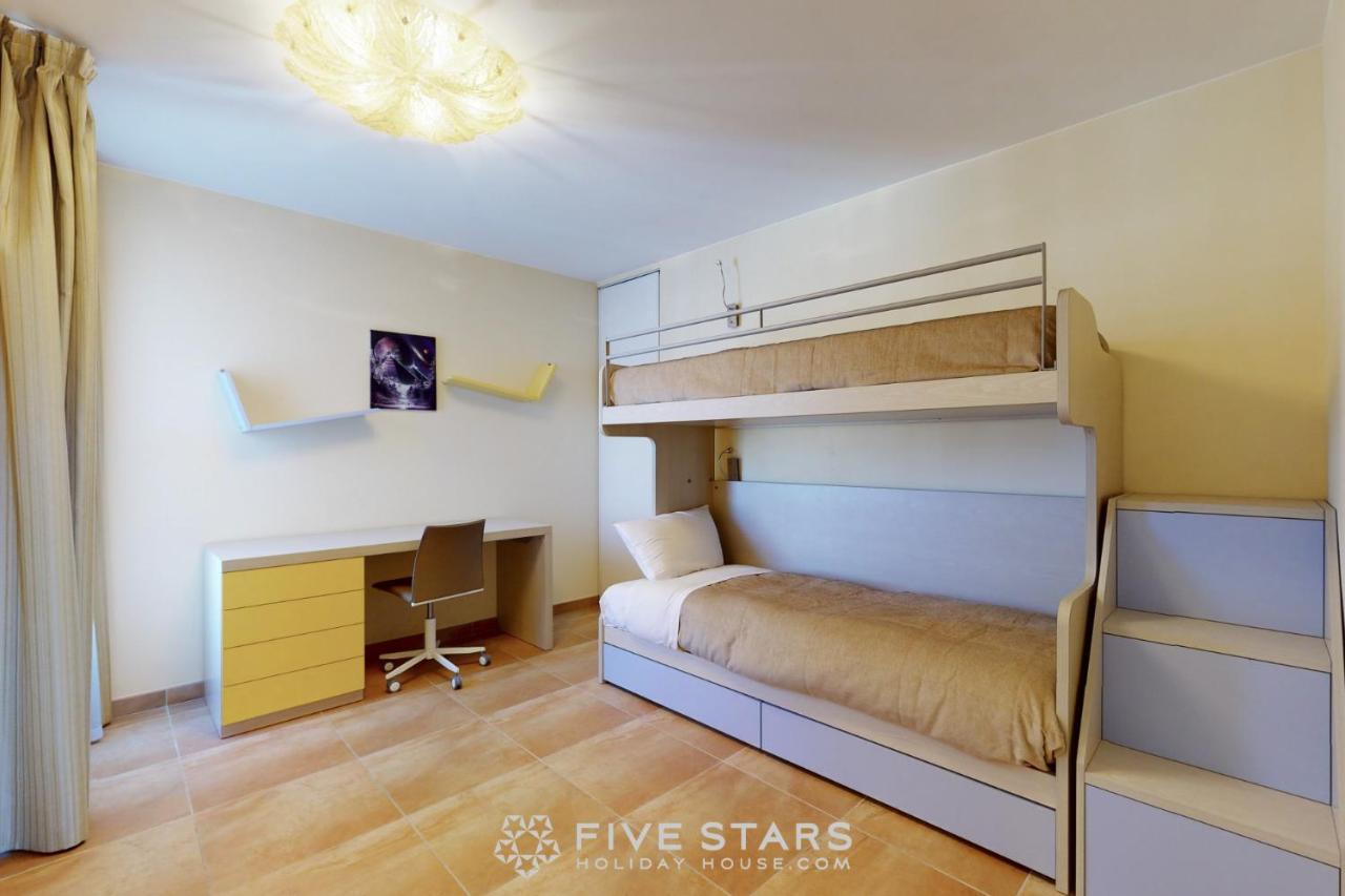 Luxury Beach Five Stars Holiday House Νίκαια Εξωτερικό φωτογραφία