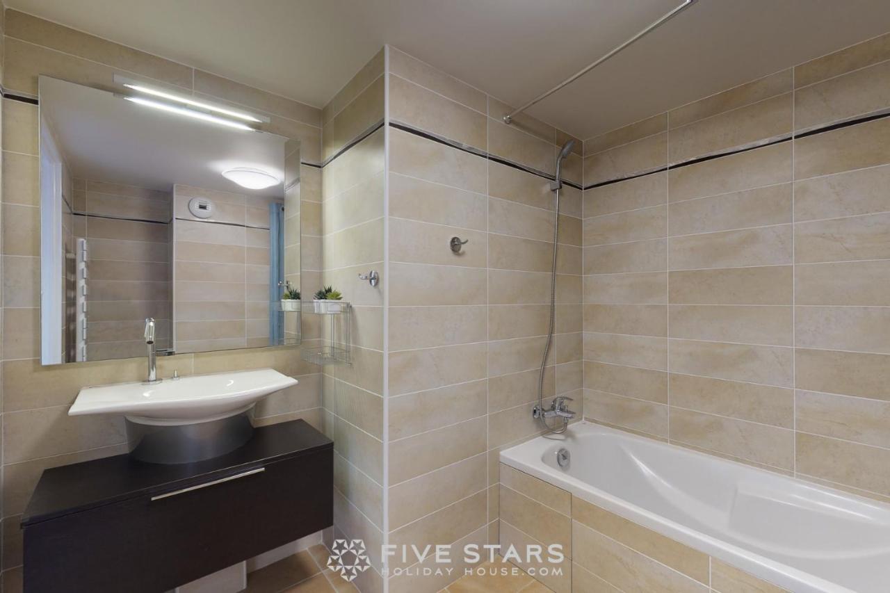 Luxury Beach Five Stars Holiday House Νίκαια Εξωτερικό φωτογραφία
